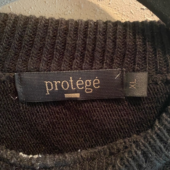 Protege Sweater XL - Picture 3 of 3